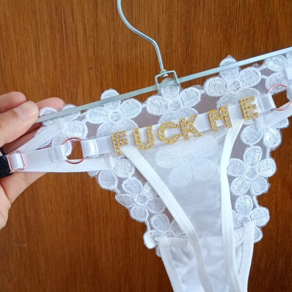 TANGA CON LETRAS DE METAL G-021